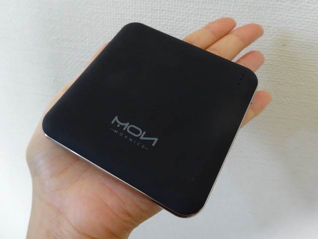 レビュー モバイルバッテリー Moxncie Mon1043 手のひらサイズ うにゅらいふ レビュー モバイルバッテリー Moxncie Mon1043 手のひらサイズ うにゅらいふ